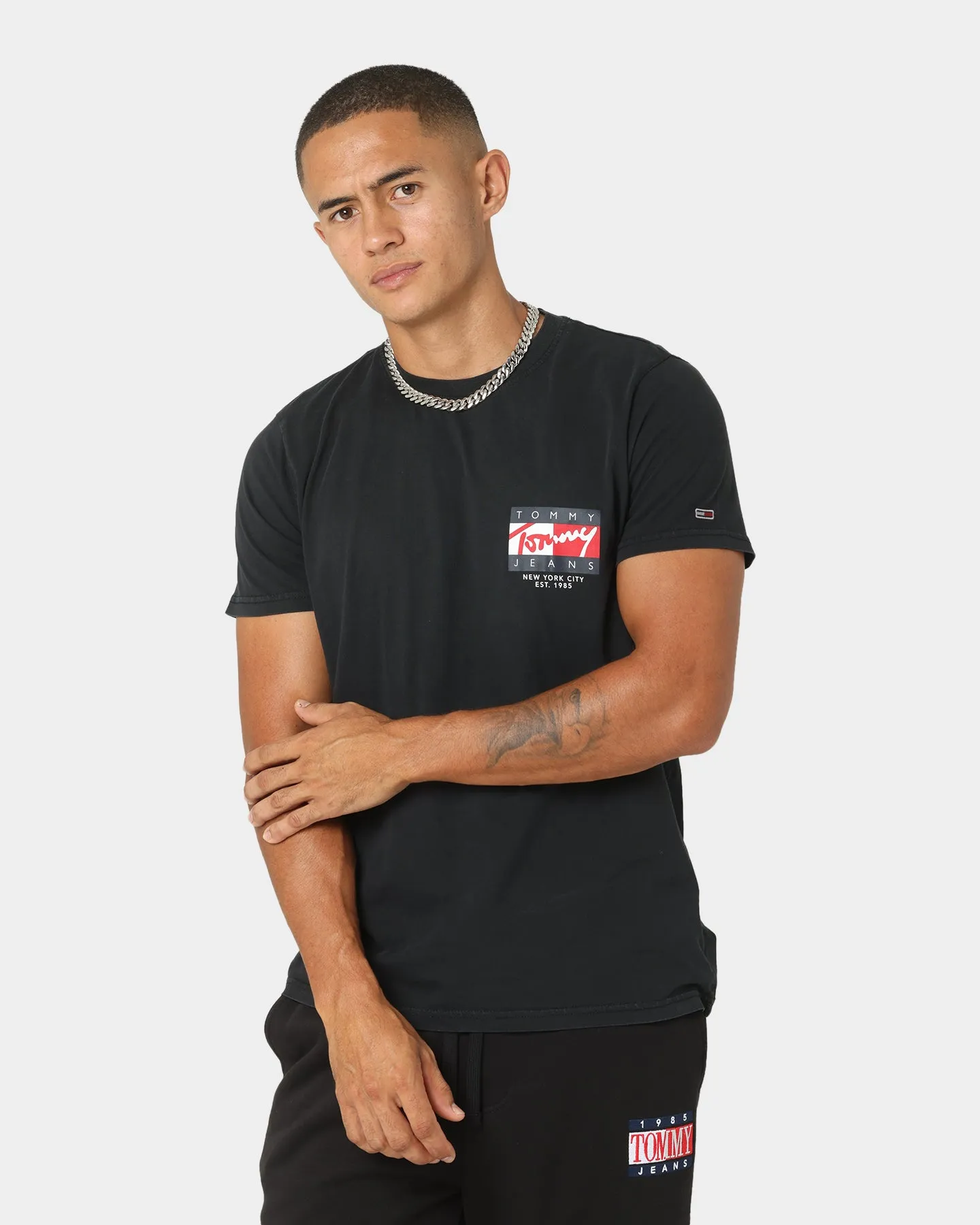 Tommy Jeans TJM Vintage Flag Signature Logo T-Shirt Black